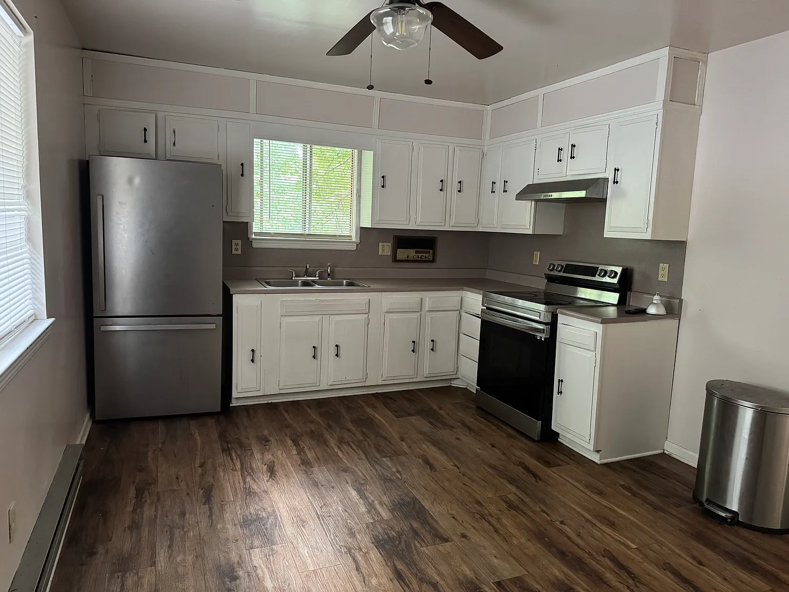 6 bed, 3.5 bath, 2850 sqft, $2,450 — Photo 2