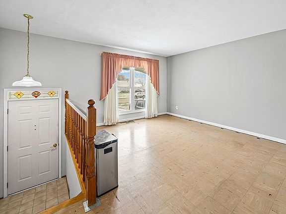 2nd image of 60 Inca Ct