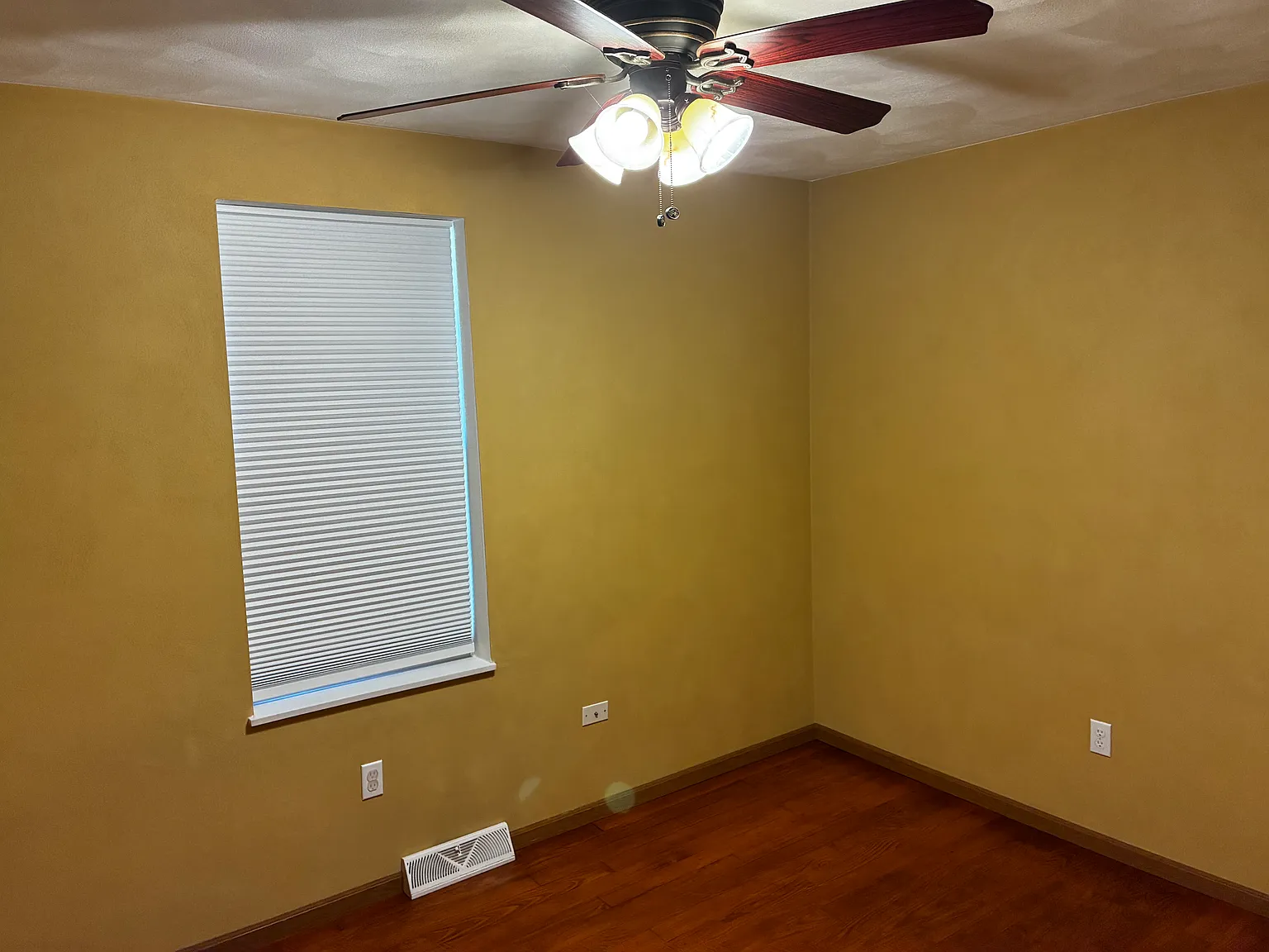 2 bed, $1,050 — Photo 3