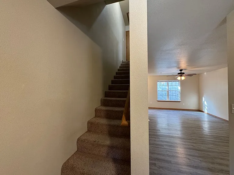 698 Hillside Rd — Photo 13