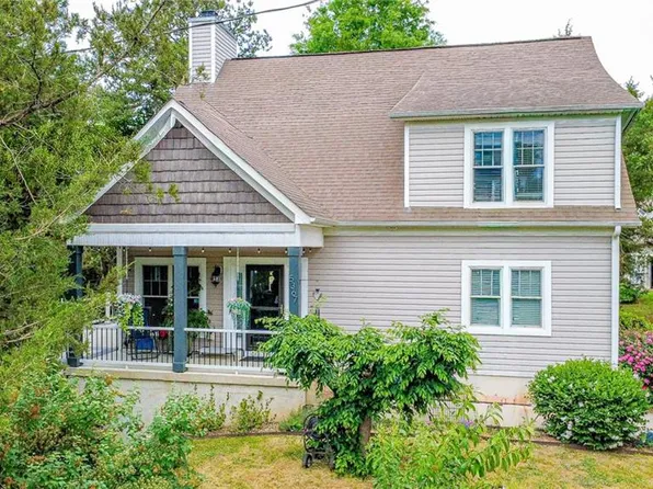 5367 Darwood Estate Ln, Winston Salem, NC 27106