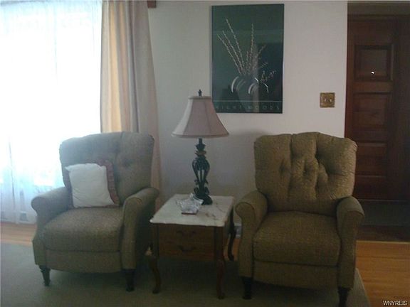 4th image of 103 Temple Dr