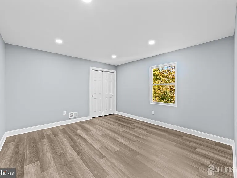 245 William St #C — Photo 8
