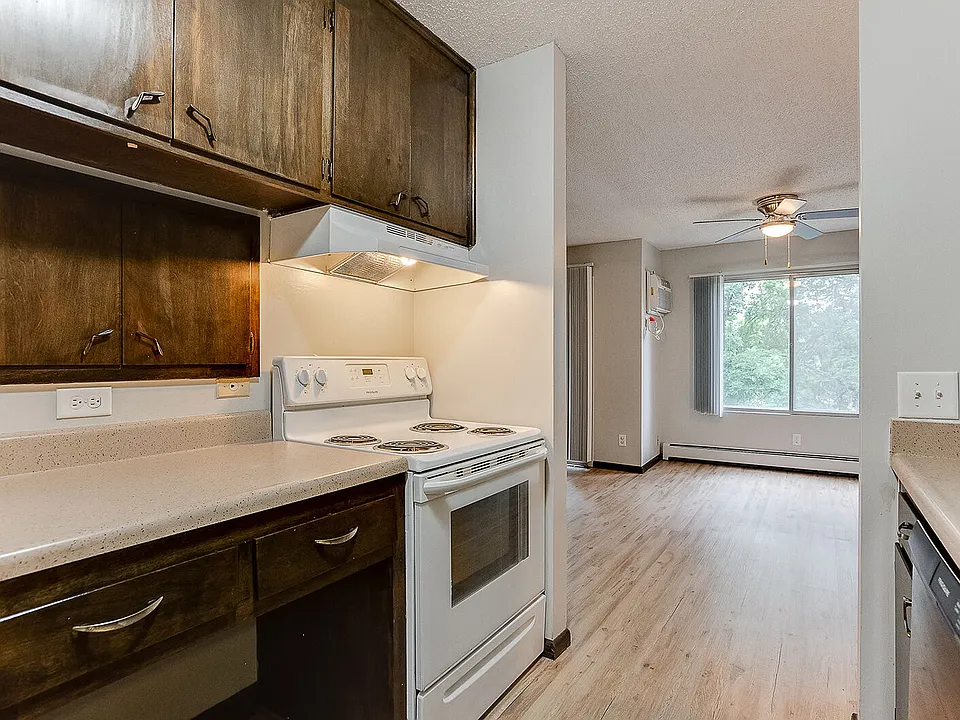 Caravelle Apartments