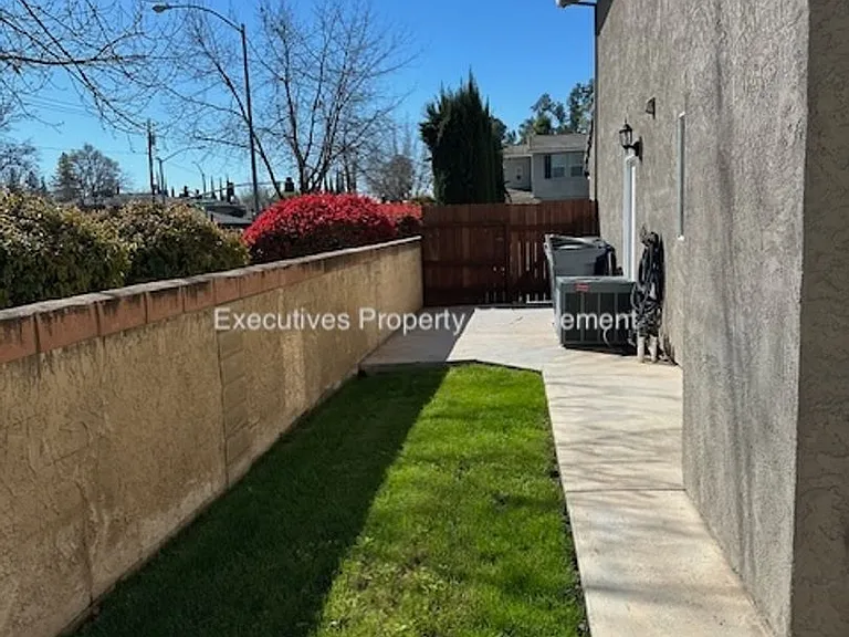 1103 Acapulco Ct — Photo 32