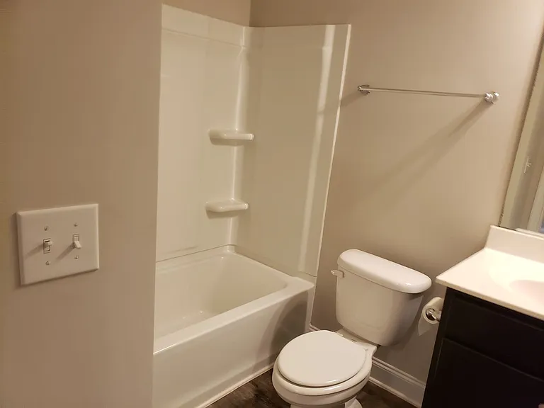 300 Addison Ct — Photo 8