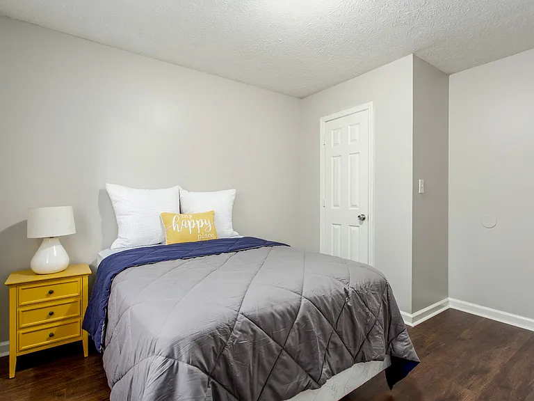 Full size bed.