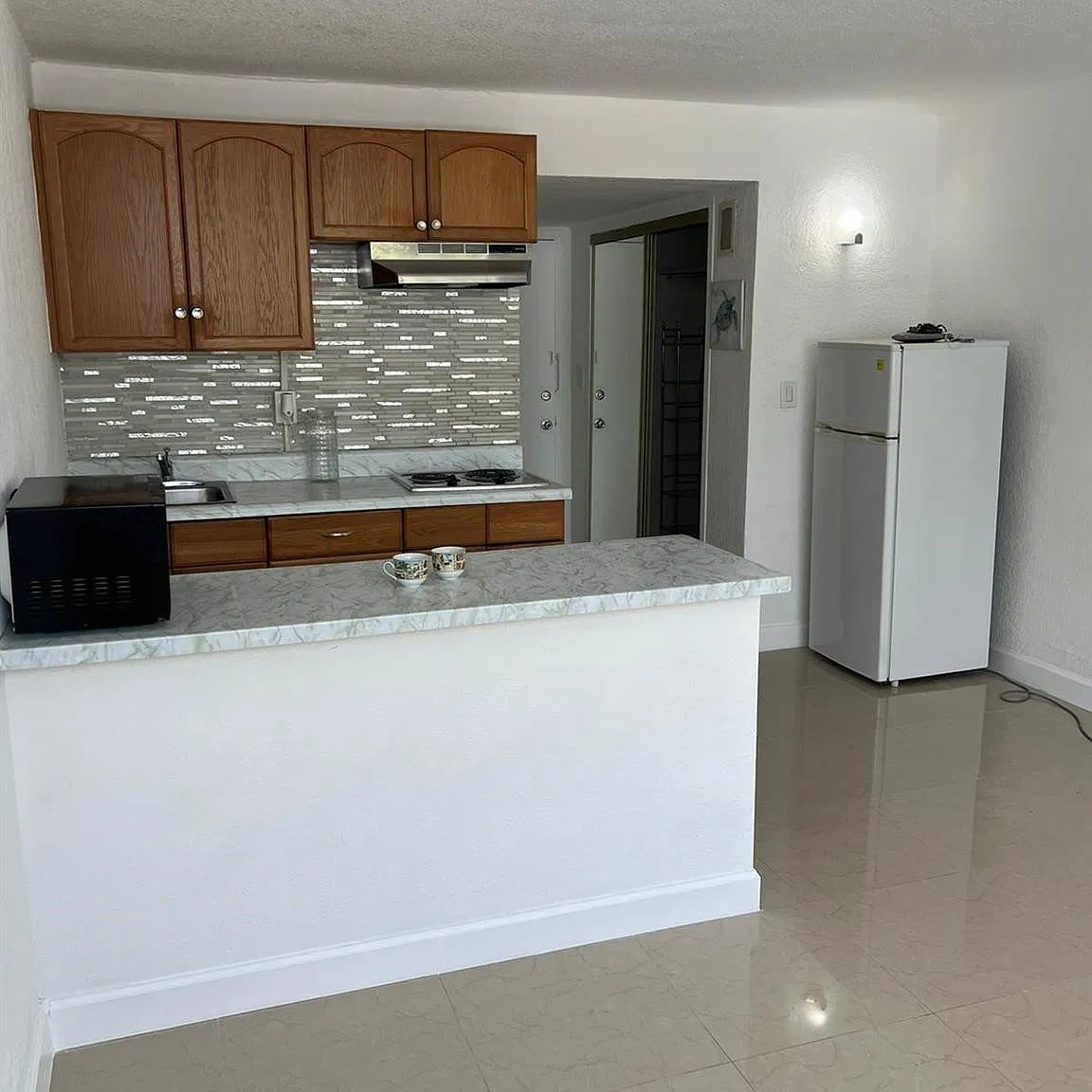 6484 Indian Creek Dr — Photo 1