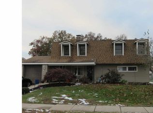 29 Twisting Ln, Levittown, PA