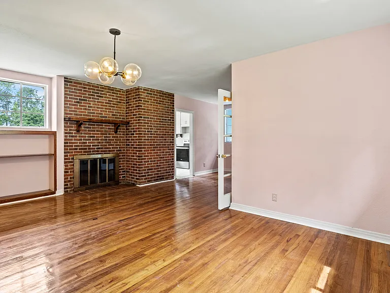 1473 Marion Ave — Photo 5