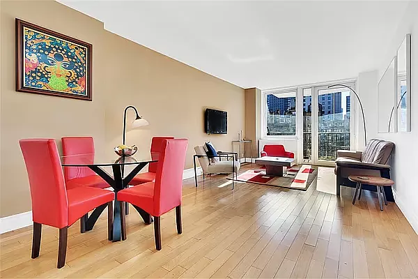 Rented by R New York | media 4
