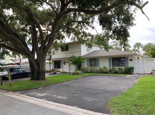 2103 N Palm Cir, Juno Beach, FL 33408