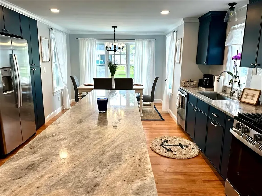 2 bed, 2.5 bath, 1803 sqft, $3,900 — Photo 3