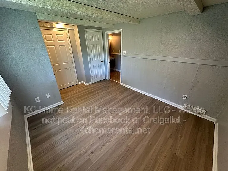 7227 Gilmore Ave — Photo 24