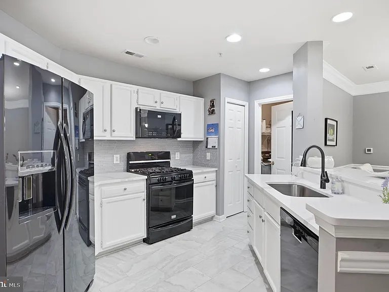 12461 Hayes Ct #103 — Photo 6