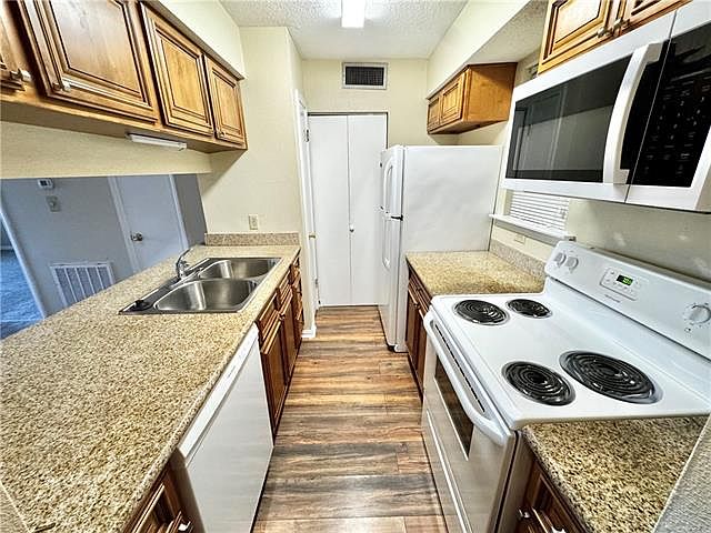 1st image of 2038 Dickory Ave APT 1D