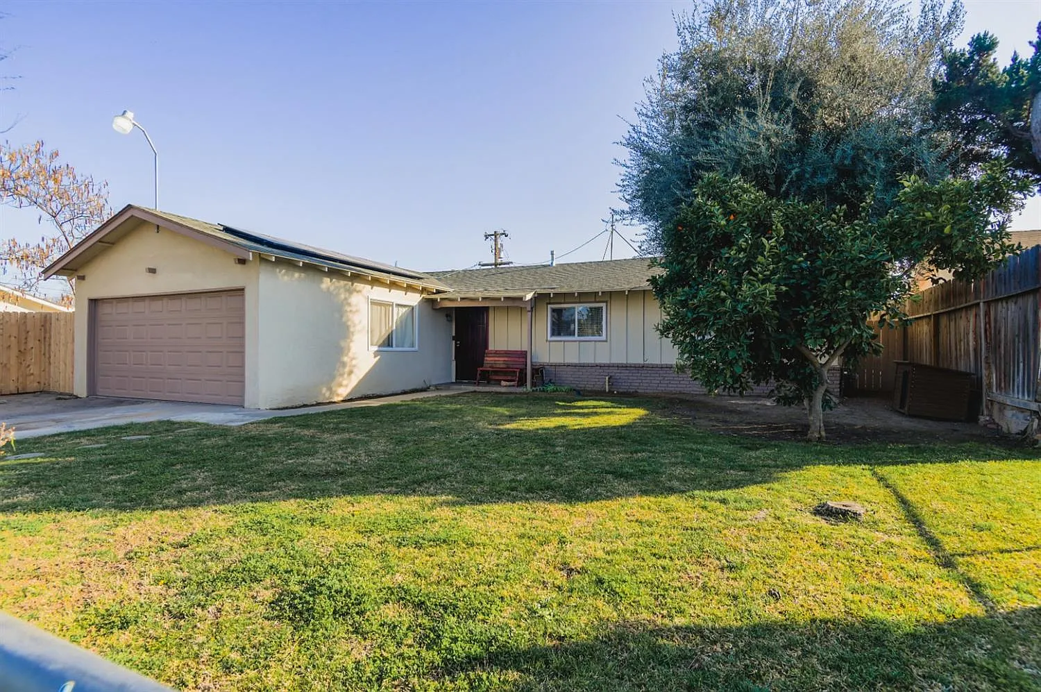 2333 W Swift Ave photo 1
