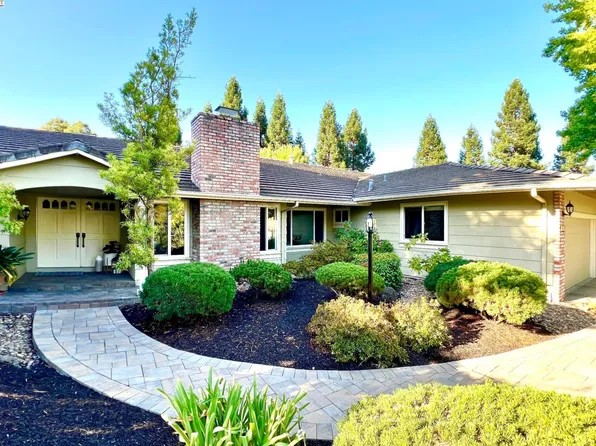 2000 Blue Oak Ct, Danville, CA 94506