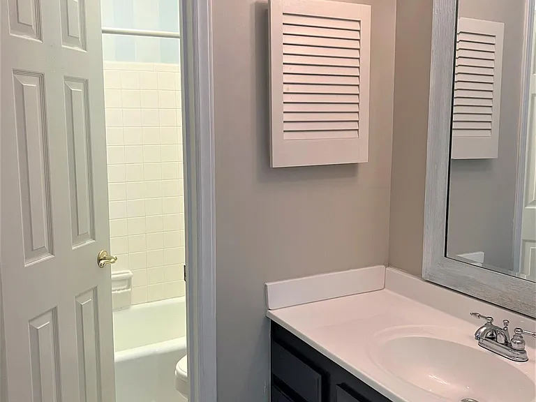 700 Bishops Park Dr #207 — Photo 8