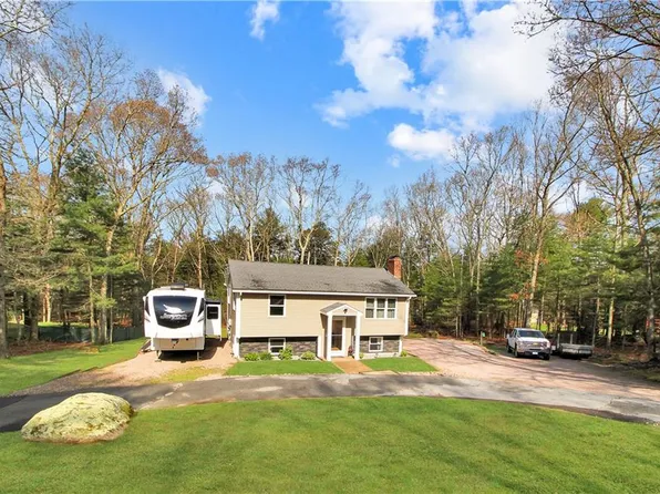 94 Hilltop Dr, Charlestown, RI 02813