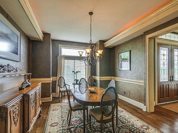 3rd image of 3620 Wooded Creek Cir