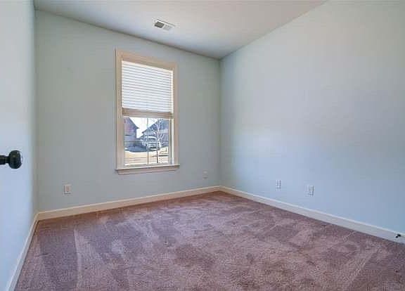 5th image of 2221 Southern Woods Dr
