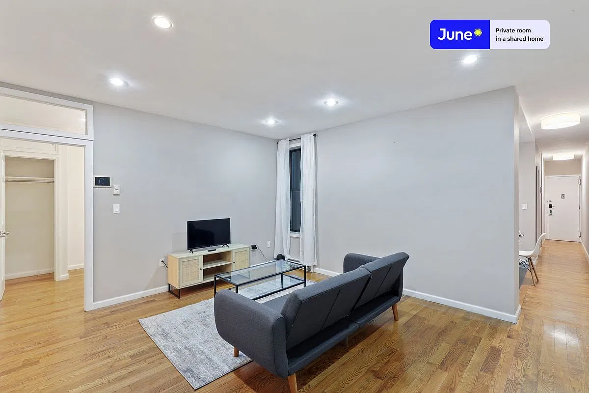 Full bedroom in 4 bed/1 bath home in Upper West Side #764 C — Photo 3