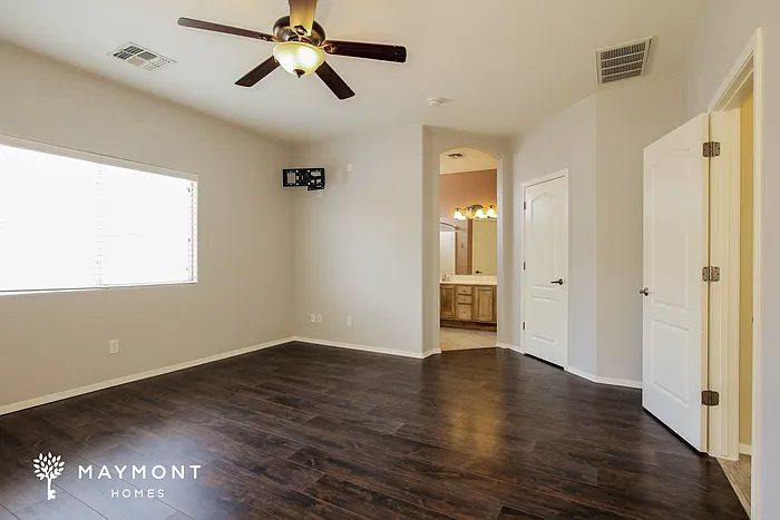 11918 W Jackson St — Photo 5