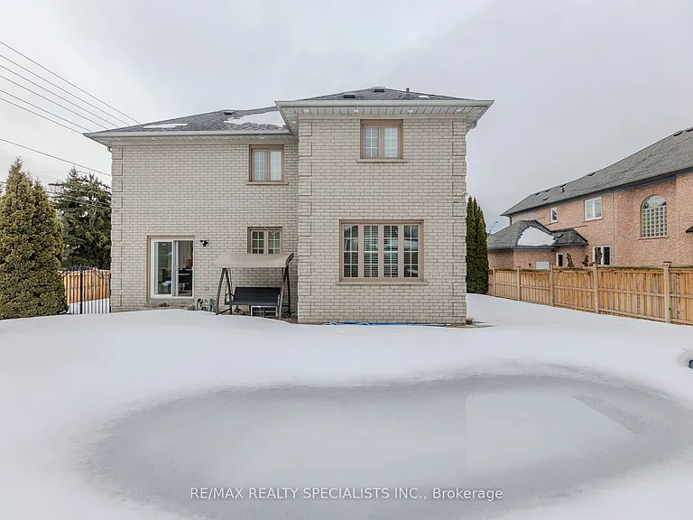 121 Boxwood Cres — Photo 50