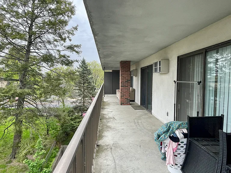 382 Massachusetts Ave — Photo 15