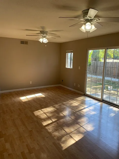 4 bed, 1320 sqft, $2,600 — Photo 4