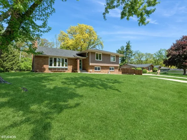 7805 Marilyn Dr, Windsor Heights, IA 50324