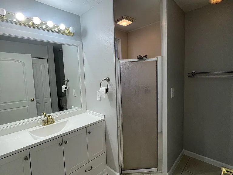 6040 English Oaks Ln — Photo 4