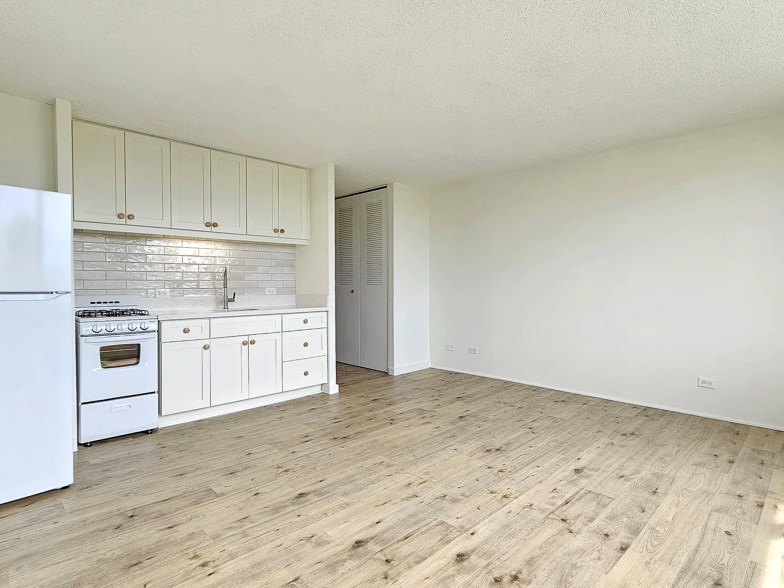 Studio, 360 sqft, $1,700 — Photo 2