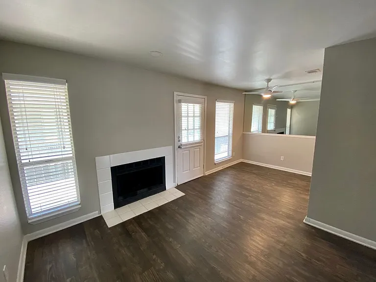 4502 Gaston Ave #322 — Photo 3