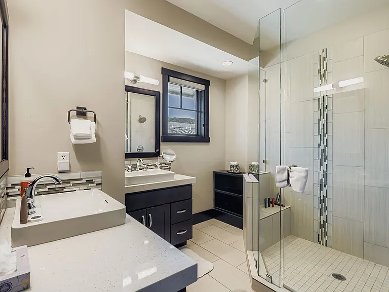 3688 Blackstone Dr — Photo 9