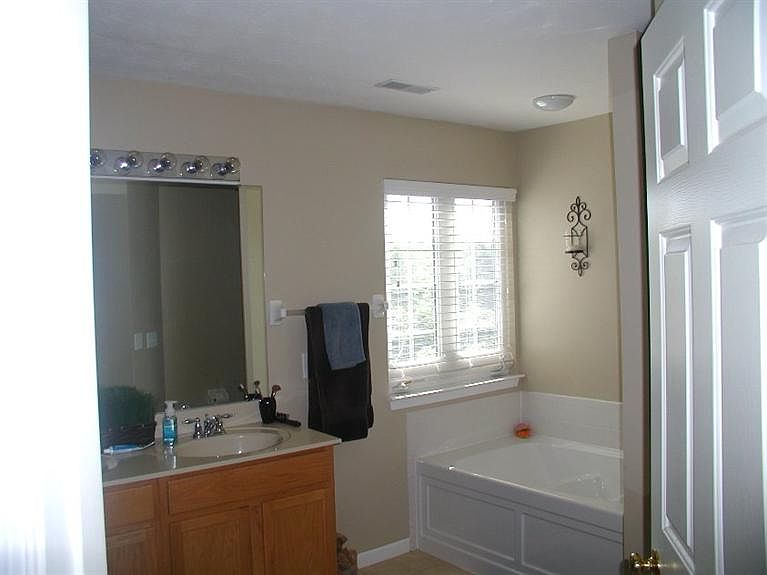 1st image of 2935 Parkwalk Dr
