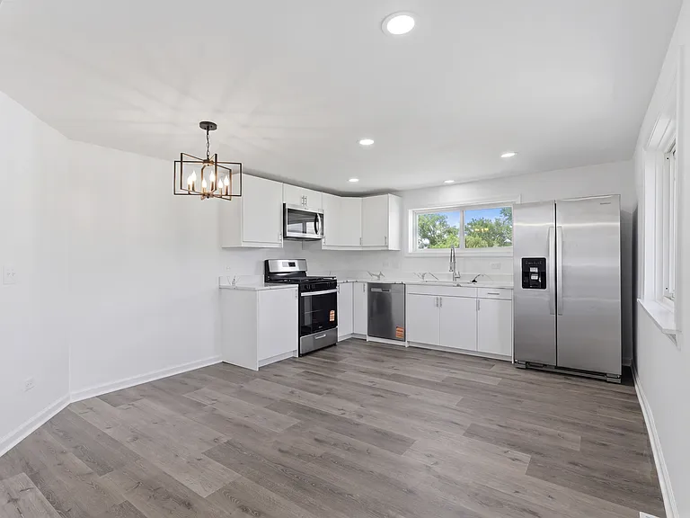 758 Woodruff Ave — Photo 5