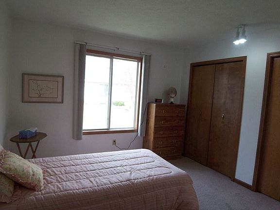 4th image of 4806 Weston Ave