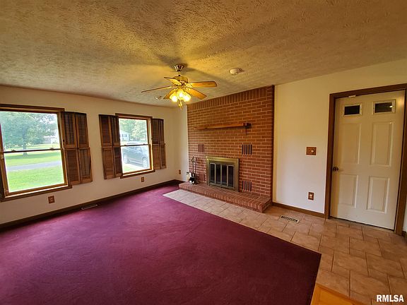 5th image of 303 S Douglas St