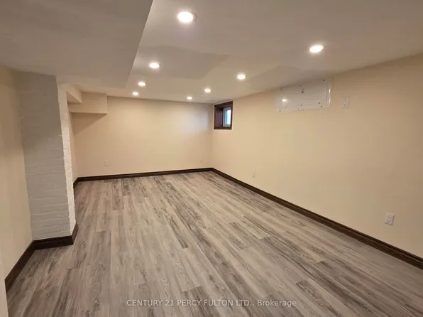 15 Ottawa St S, Hamilton, ON L8K 2C9