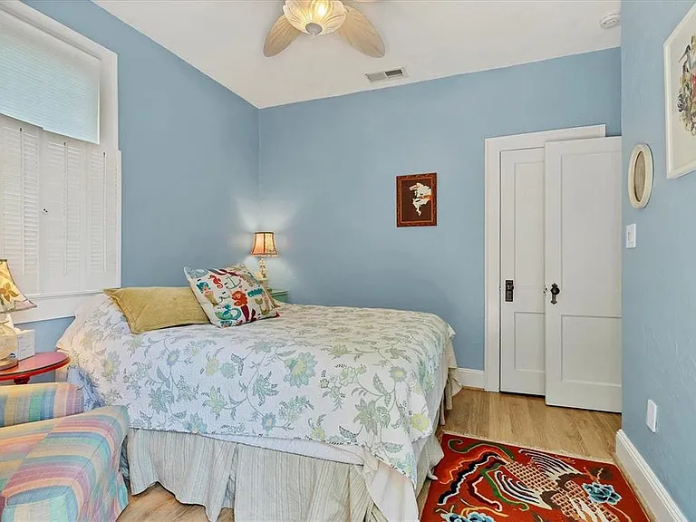 1676 Oak St — Photo 20