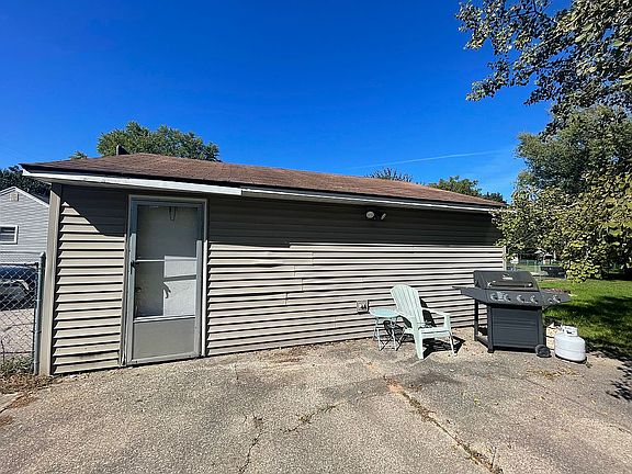 5th image of 3509 Prairie St SW