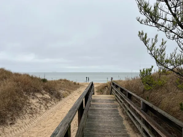 1515 E Ocean View Ave APT 104, Norfolk, VA 23503