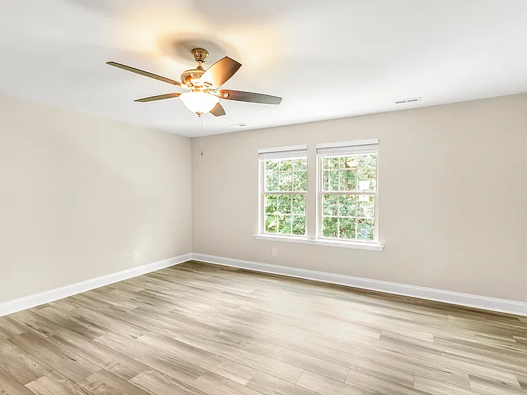 118 Hemlock Green Ln — Photo 31