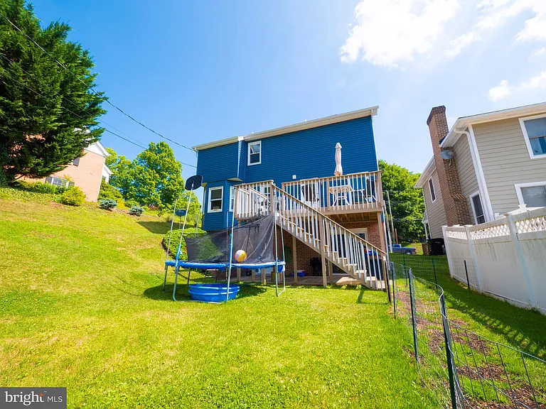 513 Jefferson St — Photo 34