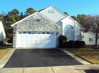 37 Narberth Way, Toms River, NJ 08757