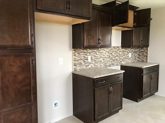 3rd image of 107 Camelot Lot 107