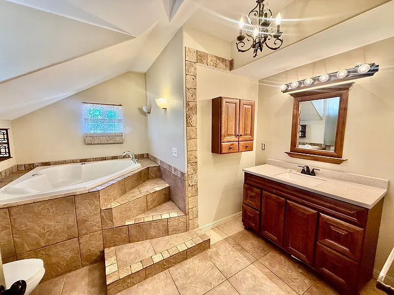 1404 N Rome Way — Photo 36