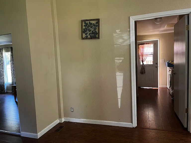 1449 Anderson Ave — Photo 9